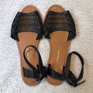 Gap sandals